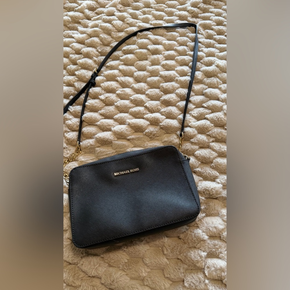 Michael Kors Elegant Black Crossbody Bag